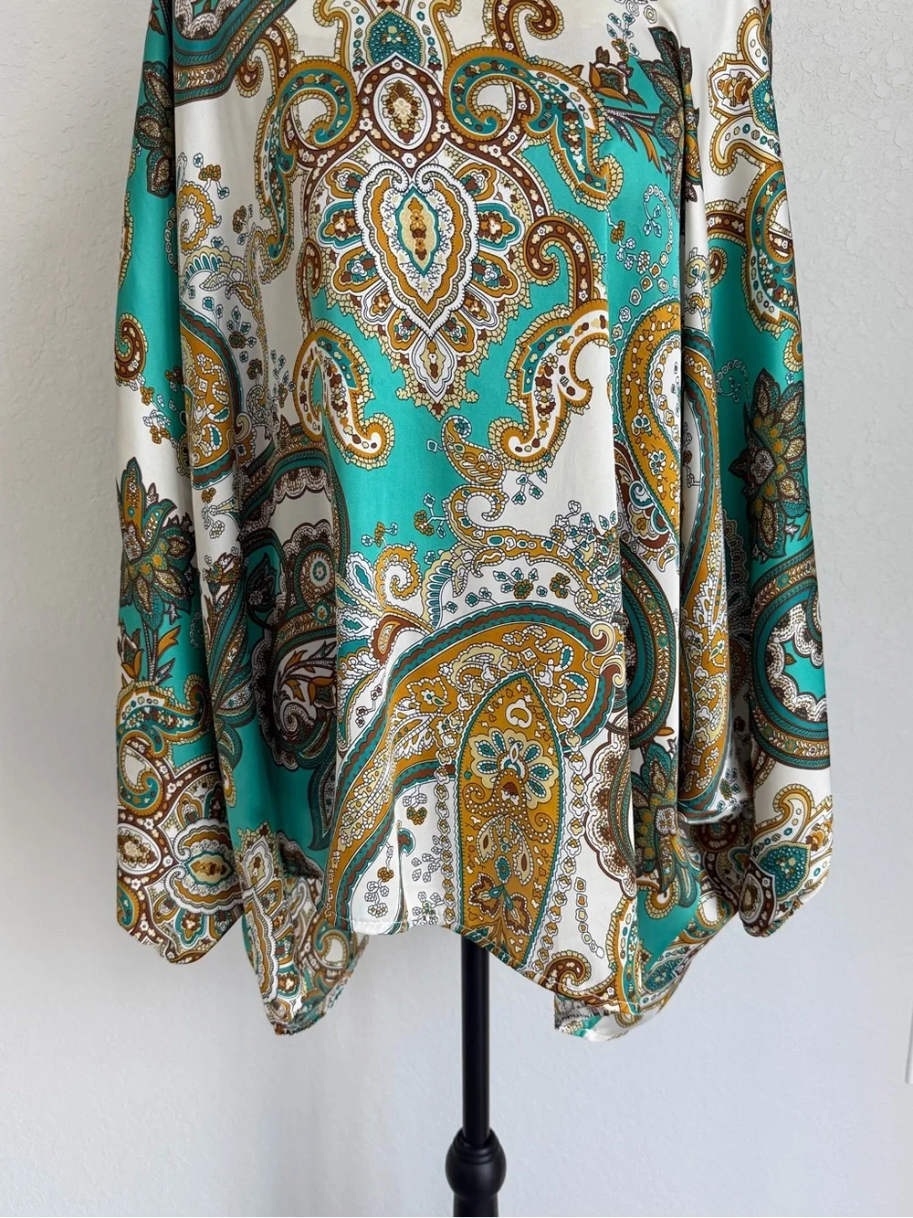 Casting‎ Women’s Silky Paisley Boatneck Blouse in Teal, Ivory & Gold Hues, OSFM - Picture 3 of 10
